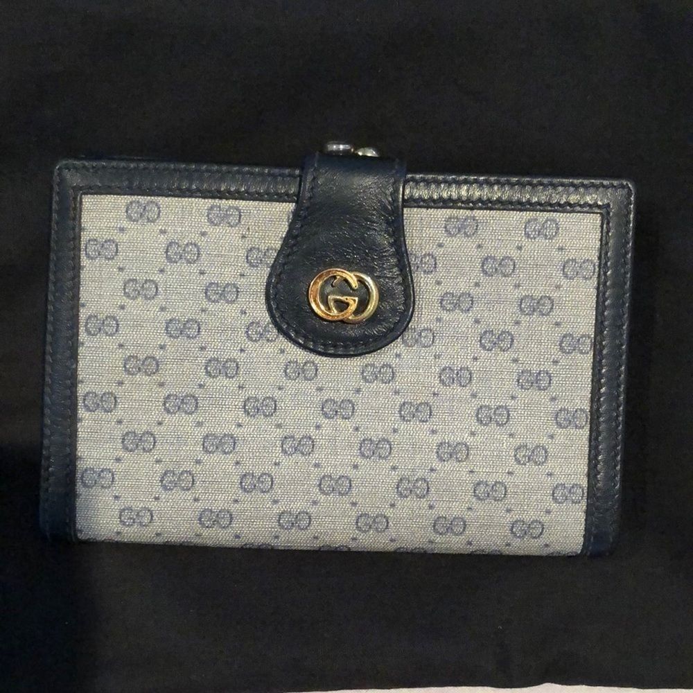 Gucci Vintage Navy Kisslock Wallet